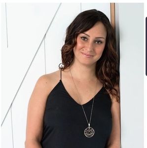 Meet your Posher, Eliza